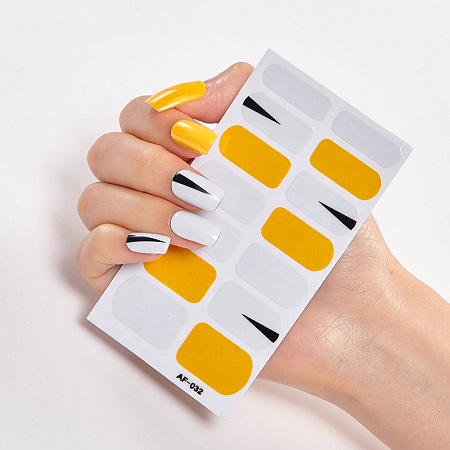 13 Best Nail Wraps & Stickers That Are Long-Lasting & Easy to Apply |  Glamour